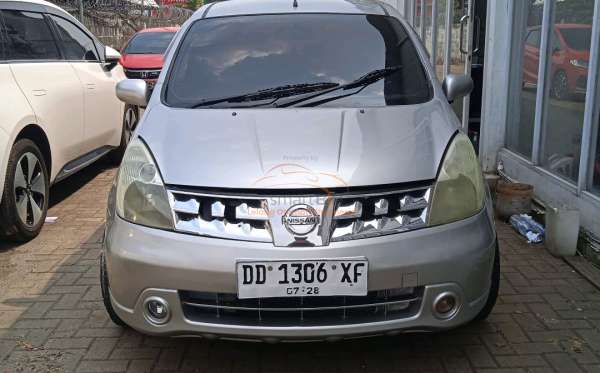 NISSAN GRAND LIVINA