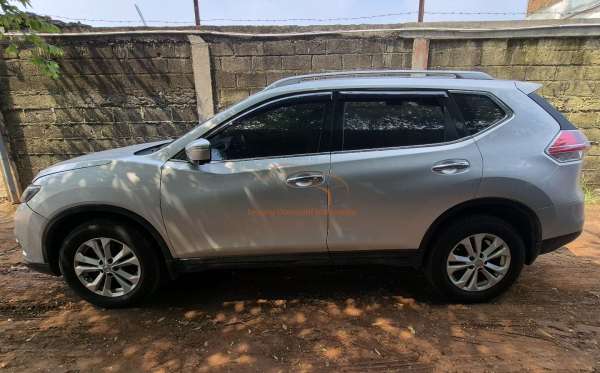 NISSAN X TRAIL 2.0