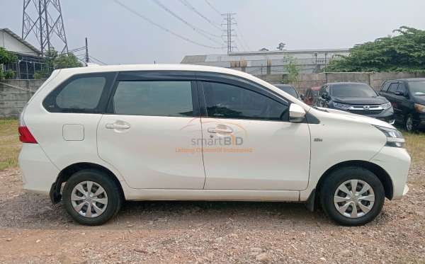 TOYOTA AVANZA 1.3 E