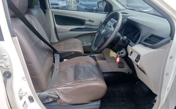 TOYOTA AVANZA 1.3 E