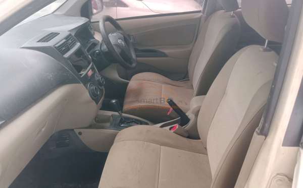 TOYOTA  AVANZA  G