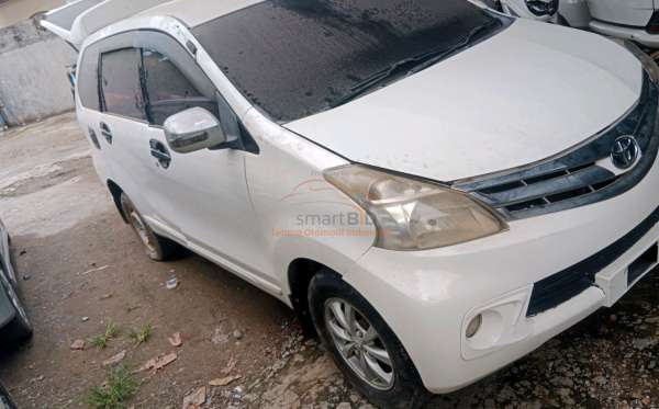 TOYOTA  AVANZA  G