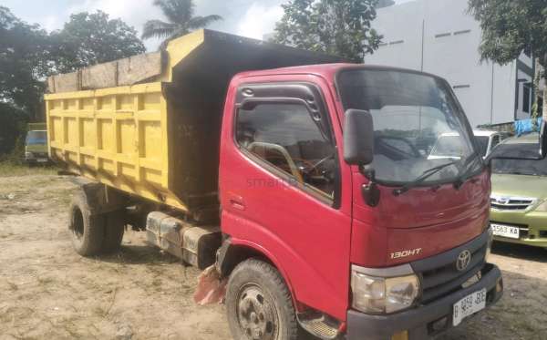TOYOTA DYNA