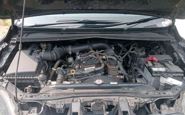 TOYOTA INNOVA G