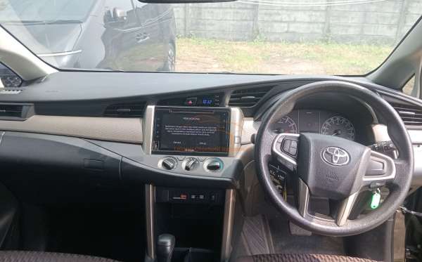 TOYOTA INNOVA G