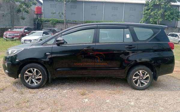 TOYOTA INNOVA G