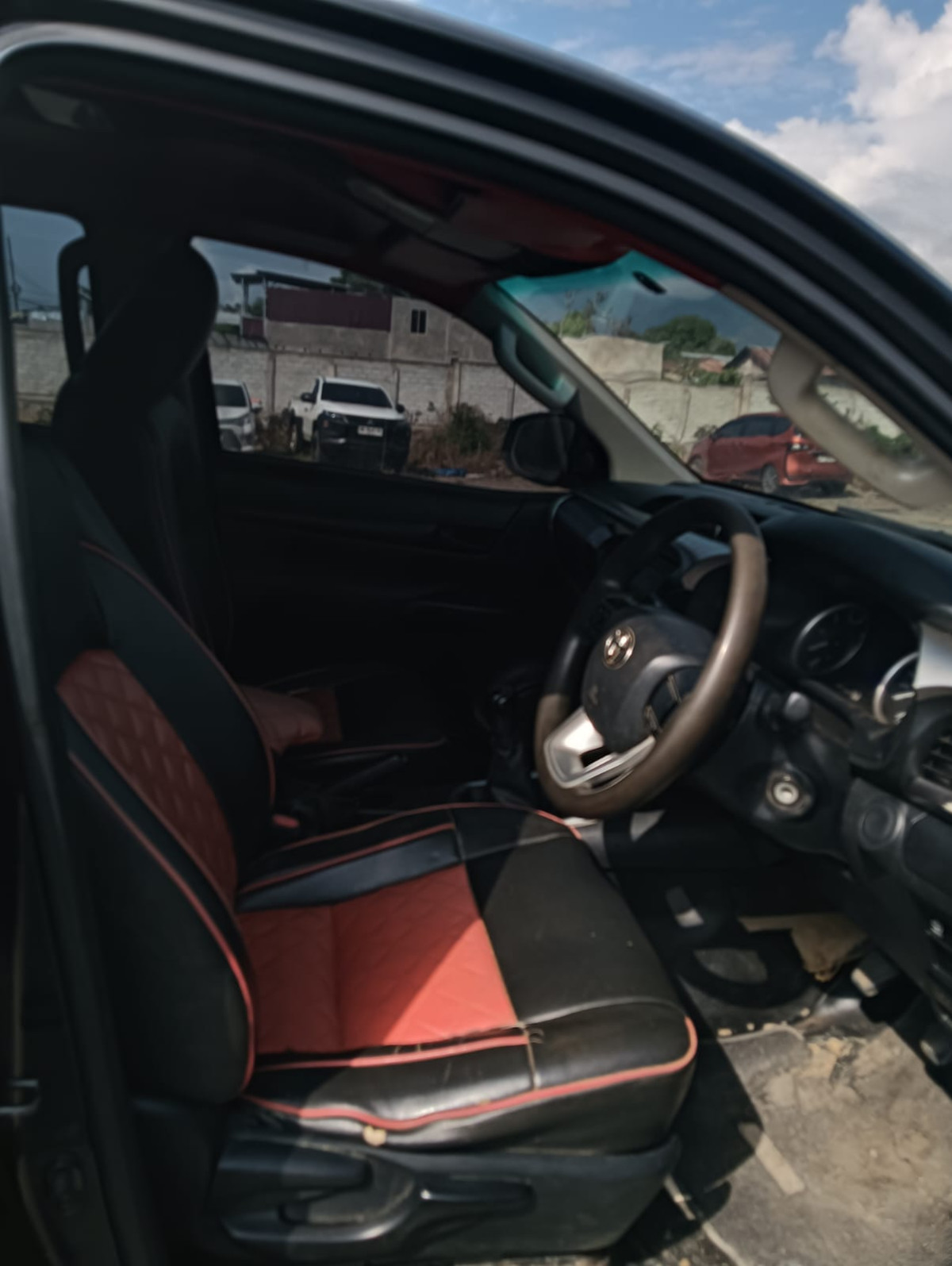 TOYOTA  HILUX  2.4G DC 4X4