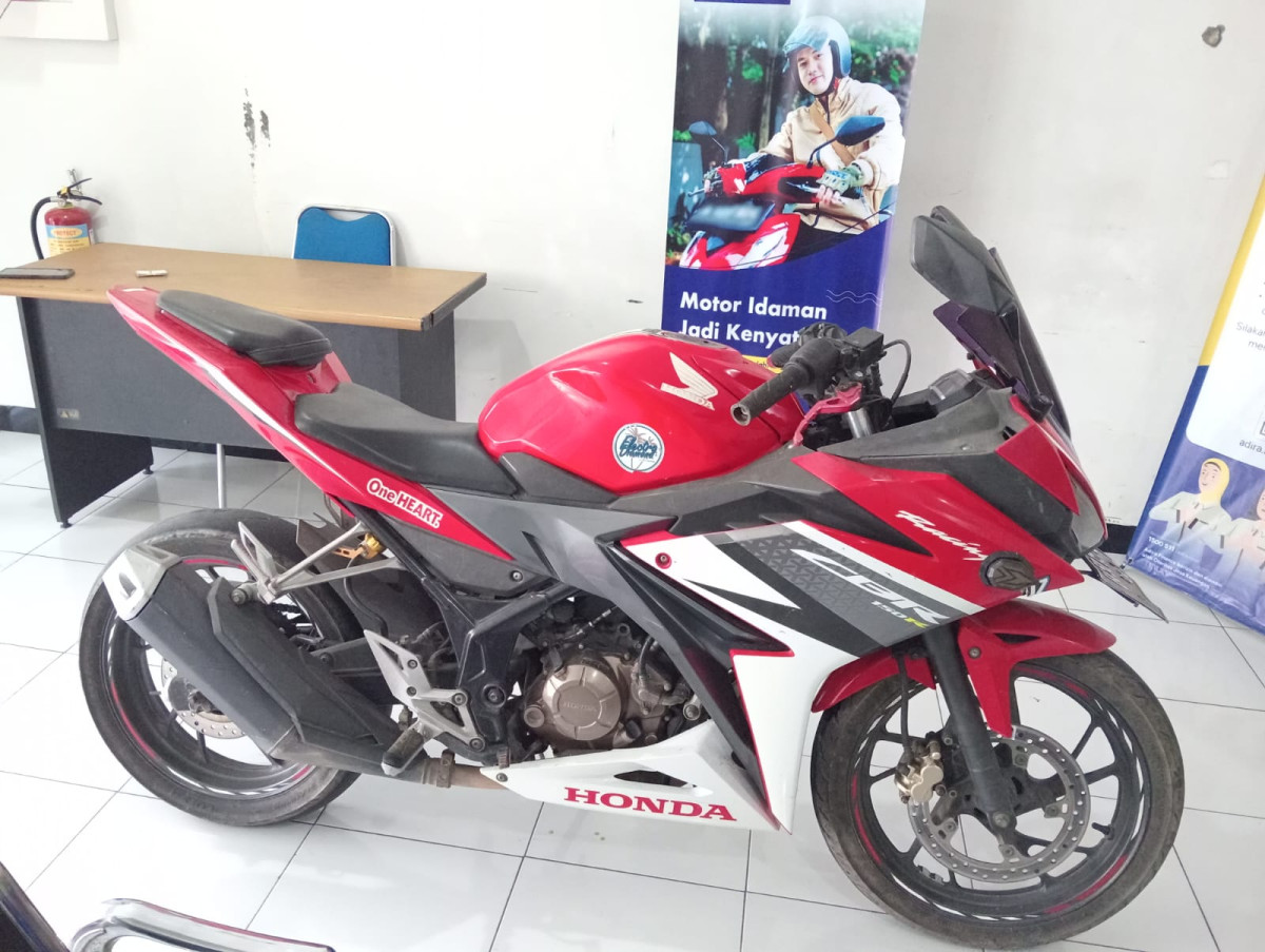 HONDA CBR 150