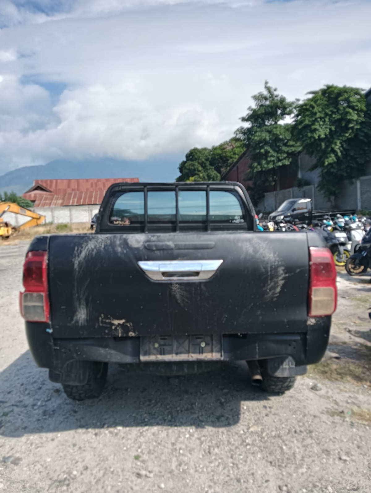 TOYOTA  HILUX  2.4G DC 4X4