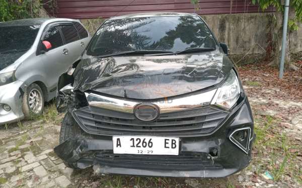 DAIHATSU SIGRA R
