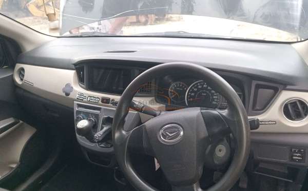 DAIHATSU SIGRA R