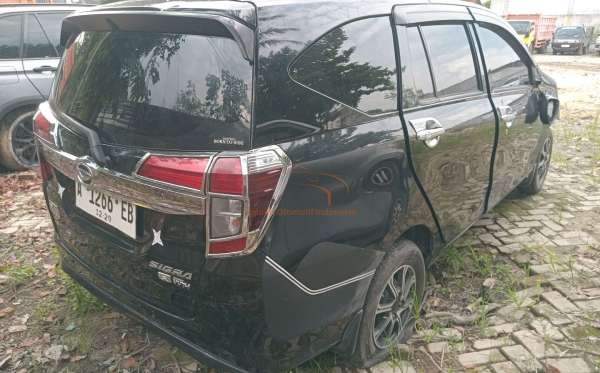 DAIHATSU SIGRA R
