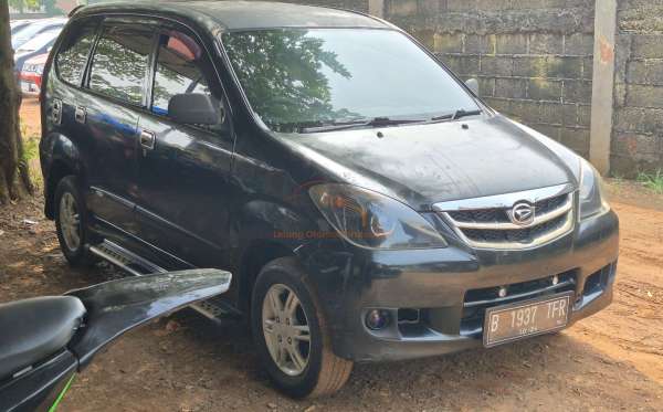 DAIHATSU  XENIA