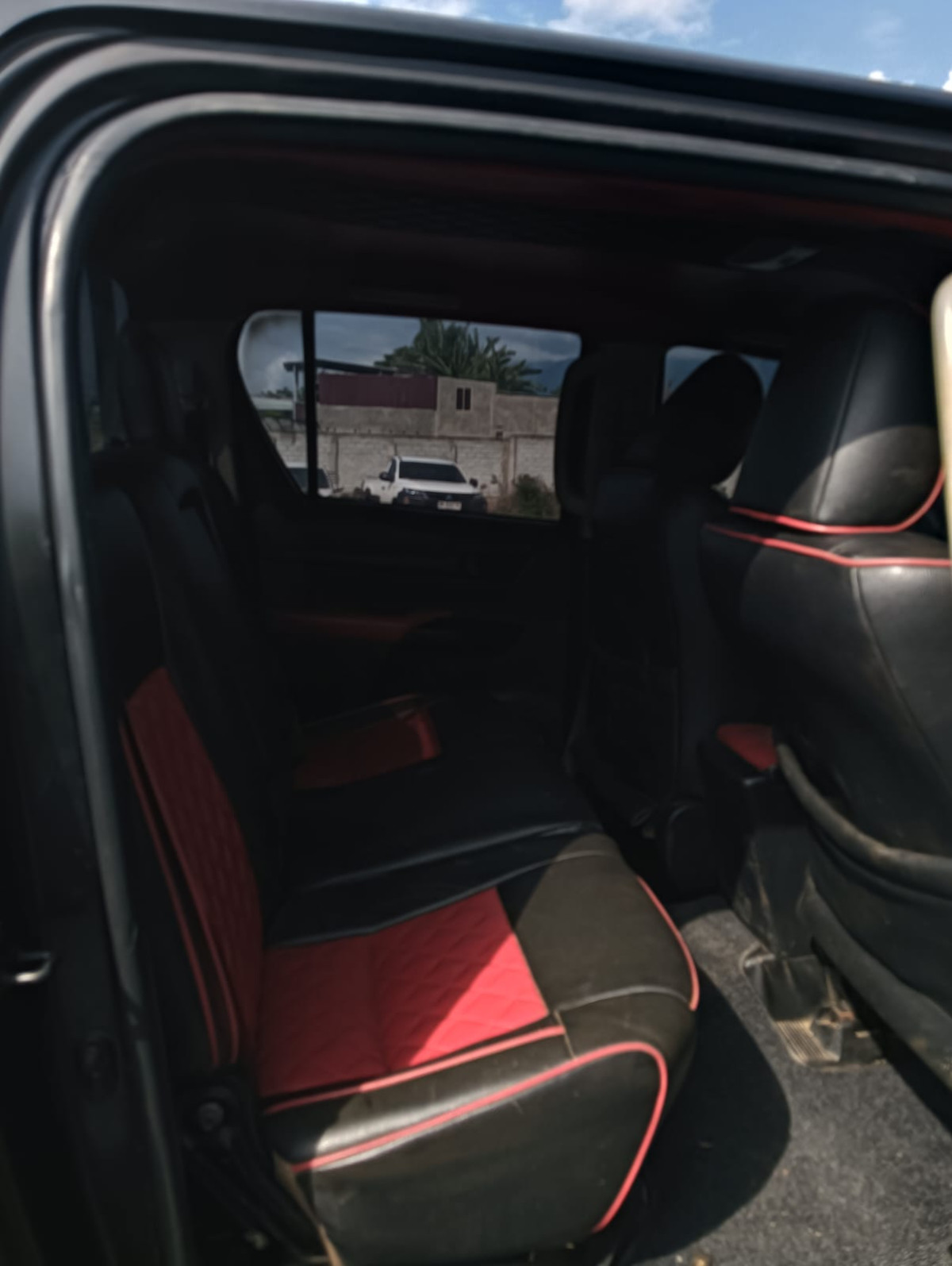 TOYOTA  HILUX  2.4G DC 4X4