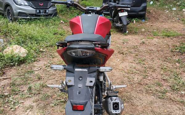 HONDA  CB 150 R