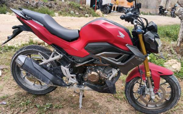 HONDA  CB 150 R