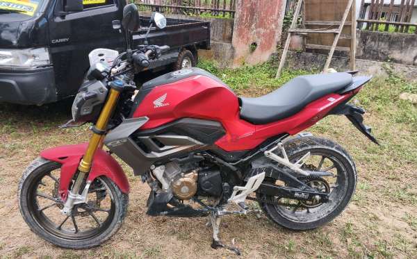 HONDA  CB 150 R