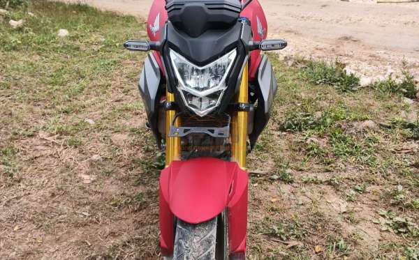 HONDA  CB 150 R
