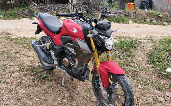 HONDA  CB 150 R
