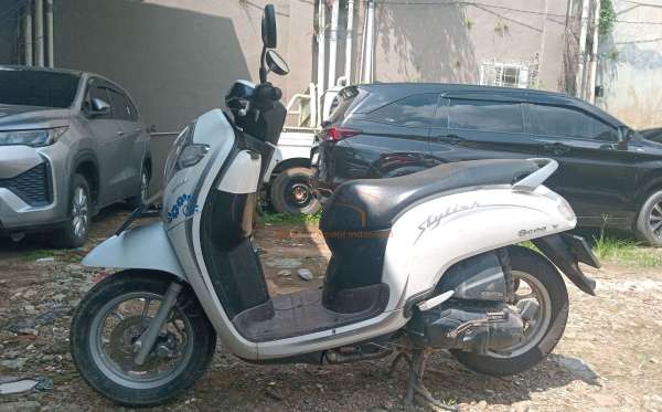 HONDA SCOOPY STYLISH