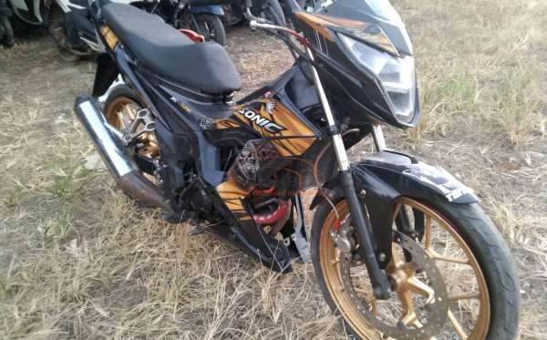 HONDA SONIC 150 R