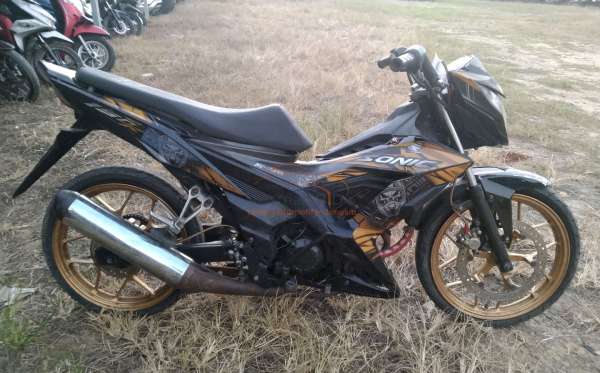 HONDA SONIC 150 R