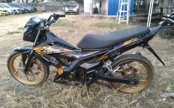 HONDA SONIC 150 R