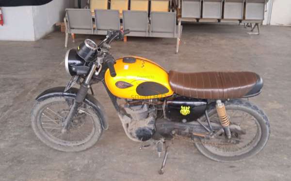 KAWASAKI W 175
