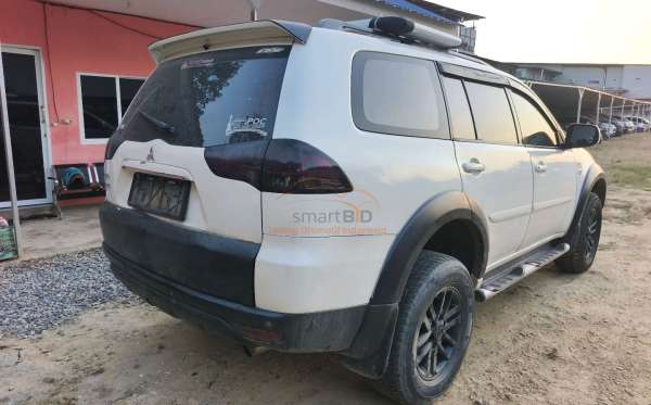 MITSUBISHI SPORT 30V6E 4X2 AT