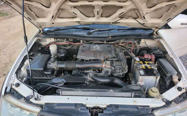 MITSUBISHI SPORT 30V6E 4X2 AT