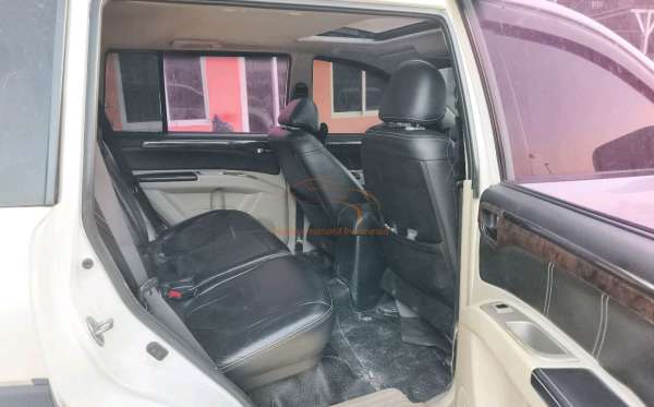 MITSUBISHI SPORT 30V6E 4X2 AT