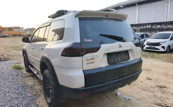 MITSUBISHI SPORT 30V6E 4X2 AT