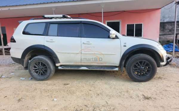 MITSUBISHI SPORT 30V6E 4X2 AT