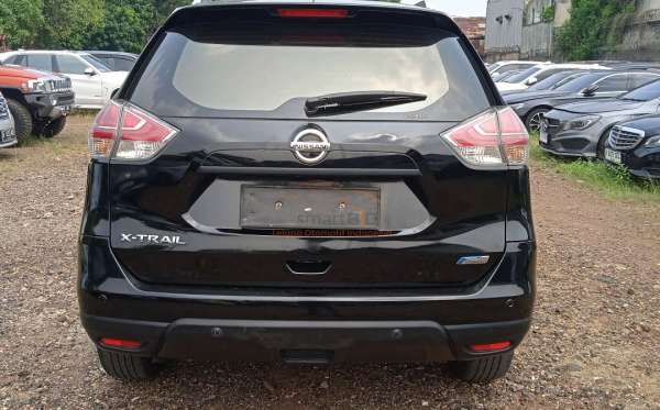 NISSAN X TRAIL