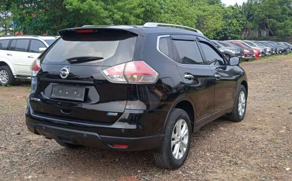 NISSAN X TRAIL