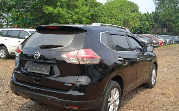 NISSAN X TRAIL