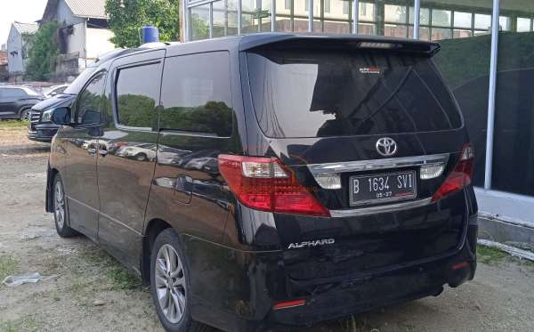 TOYOTA ALPHARD 2.4