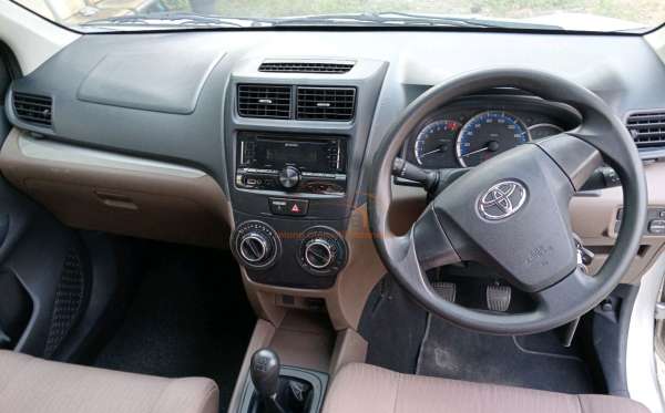 TOYOTA AVANZA 1.3 E