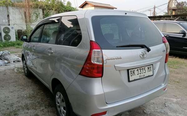 TOYOTA AVANZA 1.3 E