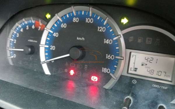 TOYOTA AVANZA 1.3 E