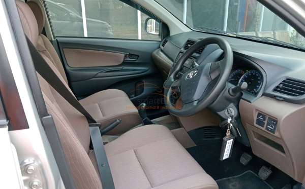 TOYOTA AVANZA 1.3 E