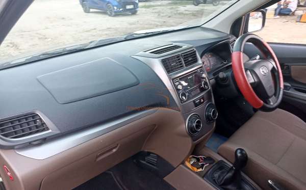 TOYOTA AVANZA 1.3 G