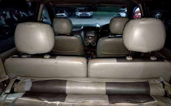 TOYOTA AVANZA