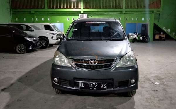 TOYOTA AVANZA