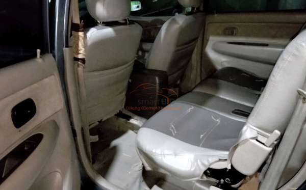 TOYOTA AVANZA