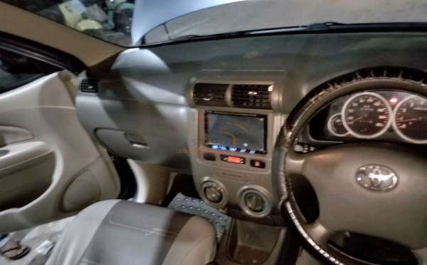 TOYOTA AVANZA