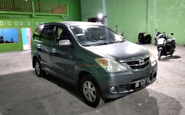 TOYOTA AVANZA