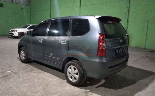TOYOTA AVANZA