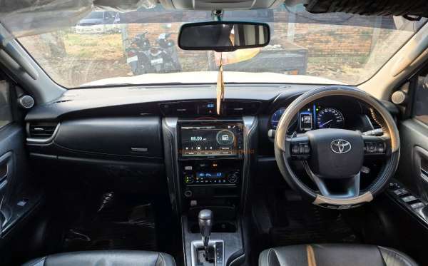 TOYOTA FORTUNER 2.4 VRZ