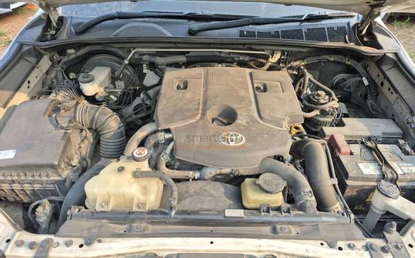 TOYOTA FORTUNER 2.4 VRZ